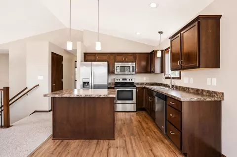280 Highlands Ave, Zumbrota, MN 55992