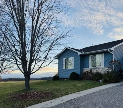 121 Shire Rd N, Watkins, MN 55389