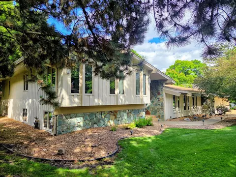 7105 Gleason Rd, Edina, MN 55439