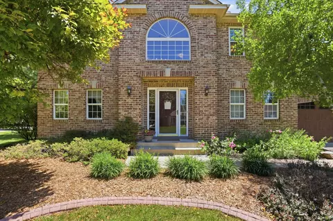 8511 Cedar Ct, Victoria, MN 55386