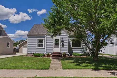 2111 1st Ave SE, Austin, MN 55912