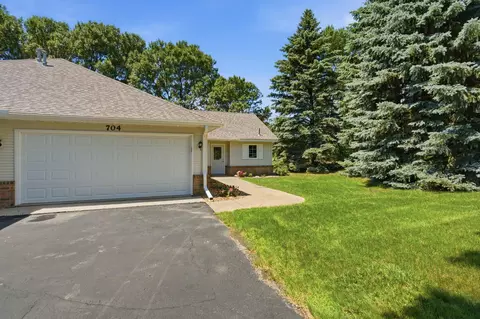 Exterior - 704 24th St SE, Willmar, MN 56201 photo 6 of 7