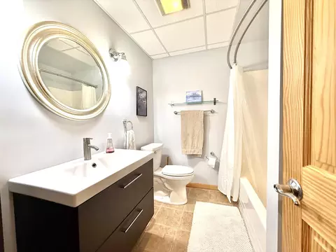 Bath - 1787 N Bay Rd, Ely, MN 55731 photo 3 of 4