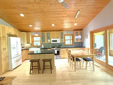 Kitchen - 1787 N Bay Rd, Ely, MN 55731 photo 3 of 6