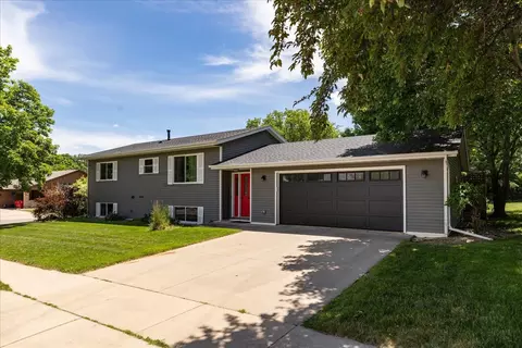 906 High Meadow Ln SW, Rochester, MN 55902