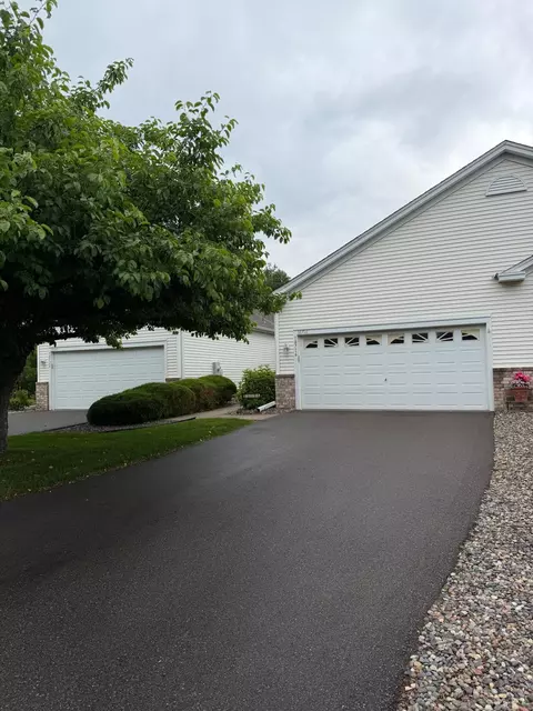 18716 Kalmar Ct, Lakeville, MN 55044