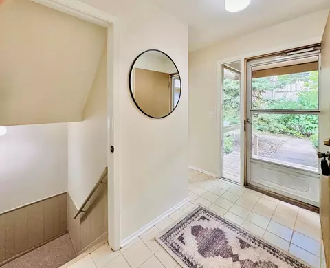 10245 Scarborough Rd, Bloomington, MN 55437