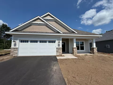 8219 Haywood Dr, Lino Lakes, MN 55014