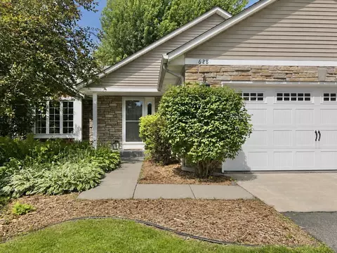 628 Eagle Ridge Rd, Woodbury, MN 55125