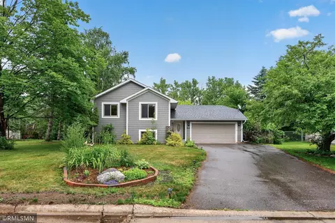266 Hallam Curv, Mahtomedi, MN 55115