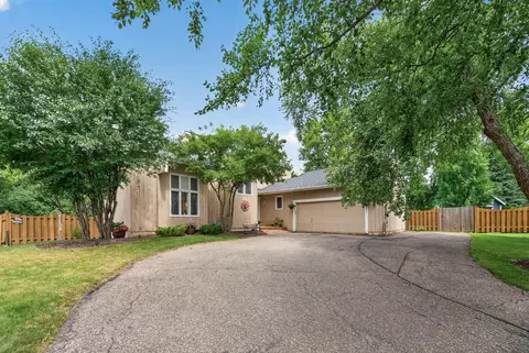 7001 Beacon Cir, Eden Prairie, MN 55346