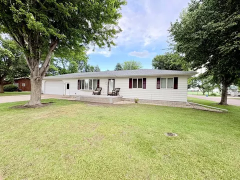 1365 7th St, Dawson, MN 56232