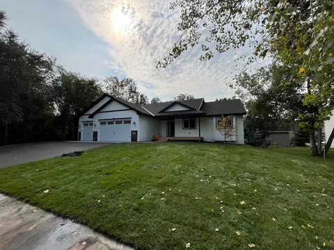 5869 Deer St, Monticello, MN 55362