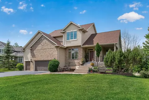 1511 Oakview Ct, Hugo, MN 55038