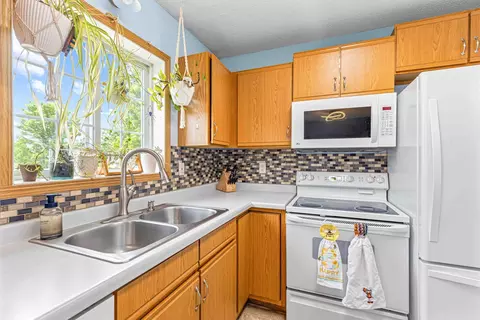Kitchen - 3915 34th St S, Fargo, ND 58104 photo 3 of 3