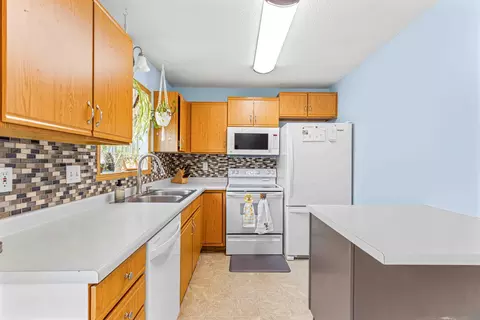 Kitchen - 3915 34th St S, Fargo, ND 58104 photo 2 of 3