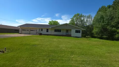 816 1st St, Glenwood City, WI 54013