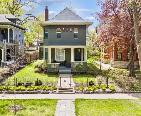 458 Holly Ave, Saint Paul, MN 55102