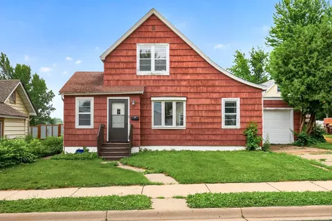 207 1st St SW, New Prague, MN 56071