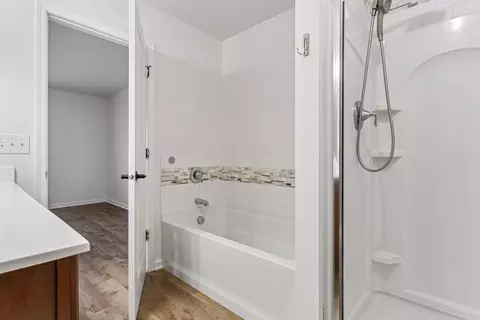 Bath - 3981 Cedar Grove Ln, Eagan, MN 55122 photo 1 of 3