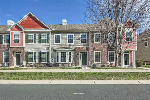 17352 72nd Ave N #1202, Maple Grove, MN 55311