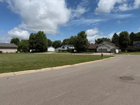 301 Hilton Dr, Saint Clair, MN 56080 photo 2