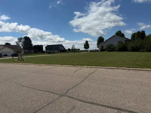 301 Hilton Dr, Saint Clair, MN 56080 photo 4