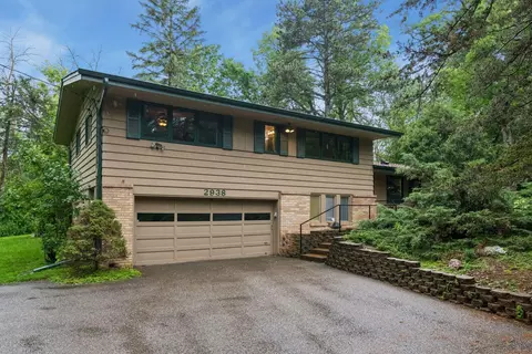2938 Oak Lea Dr, Wayzata, MN 55391
