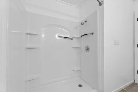 Bath - 845 3rd St N, Dassel, MN 55325 photo 2 of 3