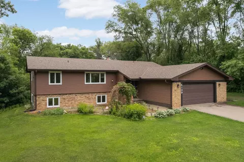 5139 Woodhill Rd, Minnetonka, MN 55345