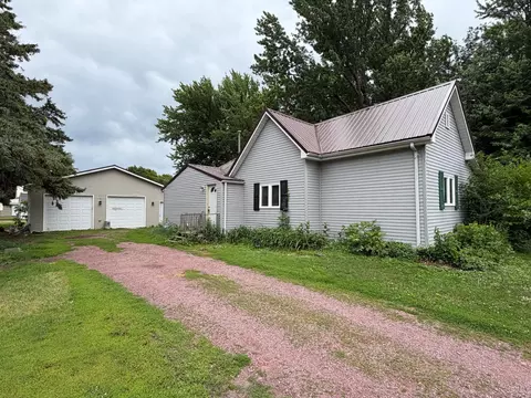 427 Cedar Ave, Westbrook, MN 56183