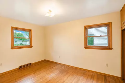 Bedroom - 2011 6th Ave SE, Austin, MN 55912 photo 3 of 8