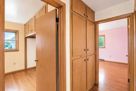Entry Way - 2011 6th Ave SE, Austin, MN 55912 photo 1 of 2