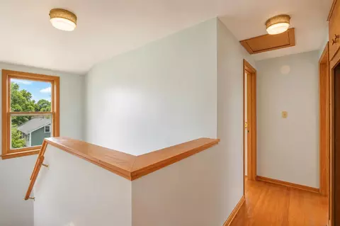 Entry Way - 2011 6th Ave SE, Austin, MN 55912 photo 2 of 2