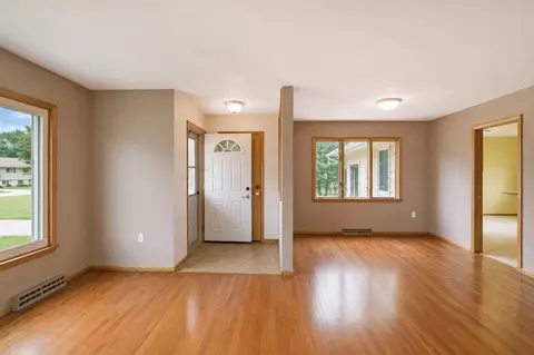 Living - 2011 6th Ave SE, Austin, MN 55912 photo 6 of 6
