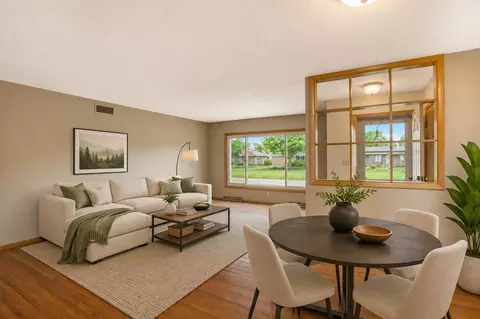Living - 2011 6th Ave SE, Austin, MN 55912 photo 2 of 6
