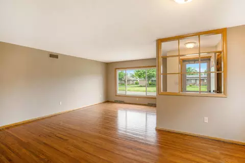 Living - 2011 6th Ave SE, Austin, MN 55912 photo 3 of 6