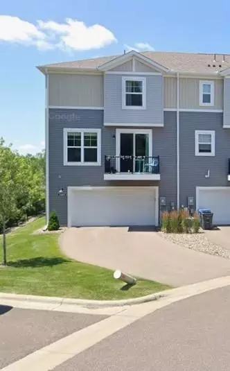 2185 Gateway Curv, North Saint Paul, MN 55109