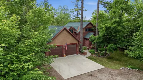 21516 NE Pickerel Lake Rd, Detroit Lakes, MN 56501