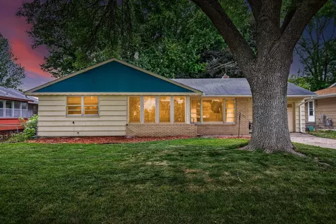 1345 Smith Ave S, West Saint Paul, MN 55118