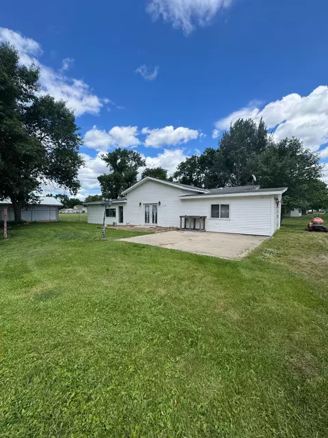 106 2nd Ave N, Mooreton, ND 58061