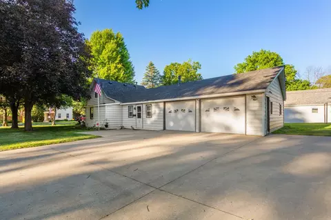 Exterior - 533 9th St NW, Faribault, MN 55021 photo 2 of 6