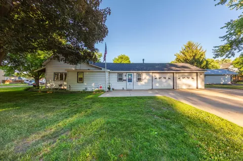 Exterior - 533 9th St NW, Faribault, MN 55021 photo 1 of 6