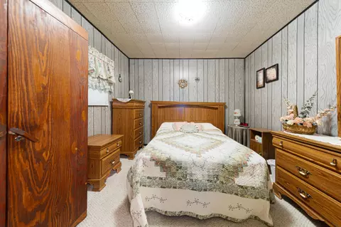 Bedroom - 533 9th St NW, Faribault, MN 55021 photo 4 of 5