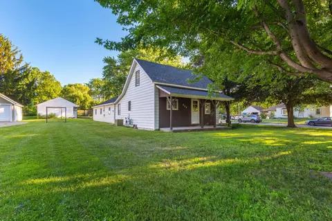 Exterior - 533 9th St NW, Faribault, MN 55021 photo 3 of 6