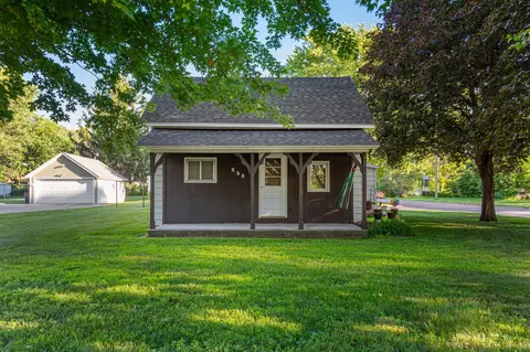 Exterior - 533 9th St NW, Faribault, MN 55021 photo 4 of 6