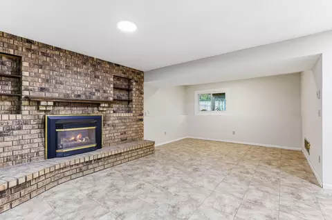 643 121st Ln NW, Coon Rapids, MN 55448