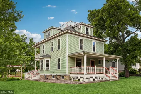 701 Hoffman St W, Cannon Falls, MN 55009