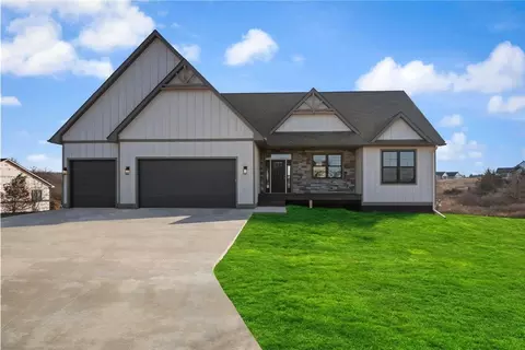 1199 60th St, Hudson, WI 54016