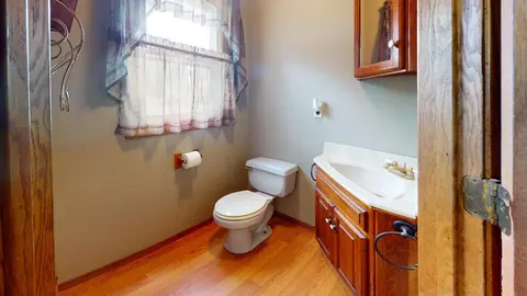 Bath - 119 Morningside Rd, Albert Lea, MN 56007 photo 1 of 4
